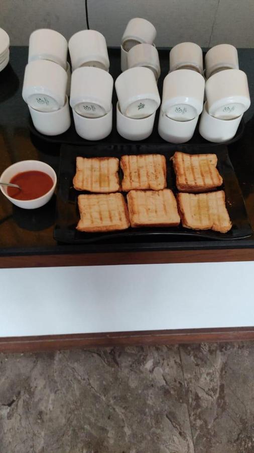 Blue Rose International, Family Hotel 阿格拉 外观 照片